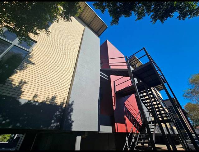 BUSINESS FOR SALE IN DIE HOEWES